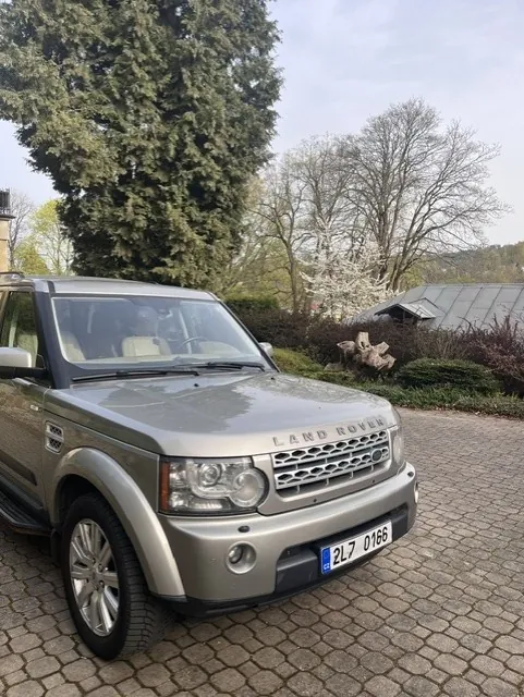 Land Rover Discovery 2012 photo 3