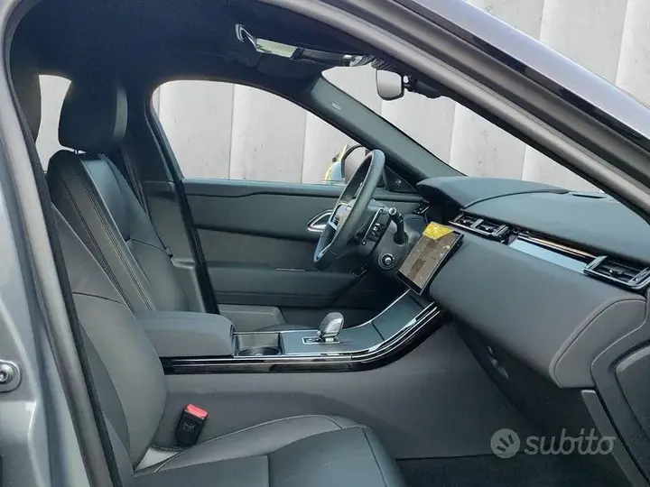 Land Rover Velar 2025 photo 3