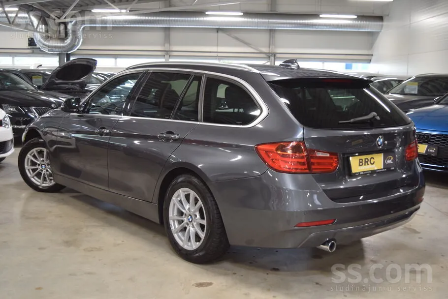 BMW 318 2013 photo 2