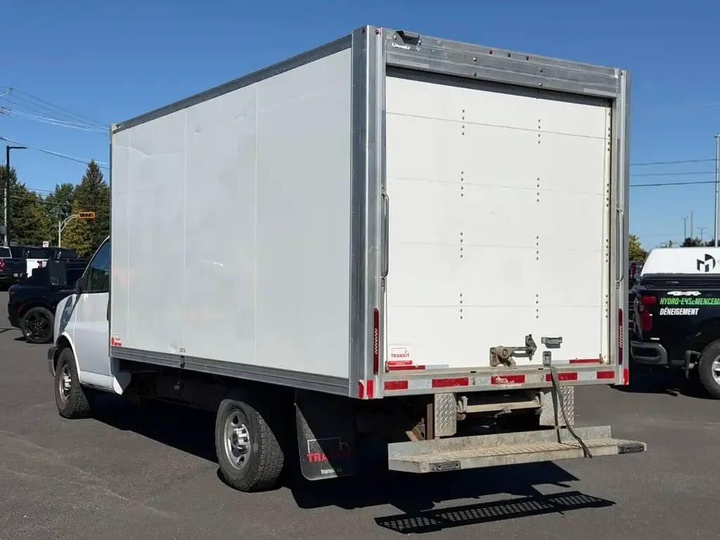 GMC Savana 2021 photo 4