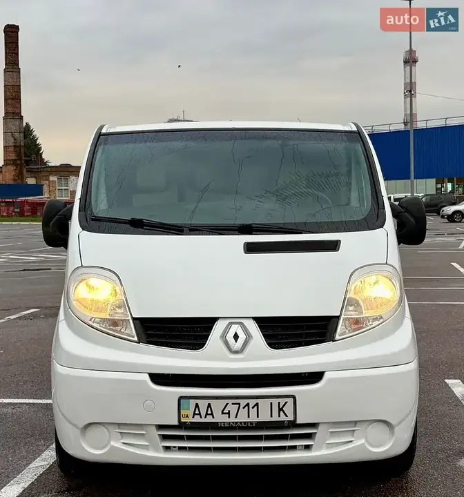 Renault Trafic 2011 photo 3