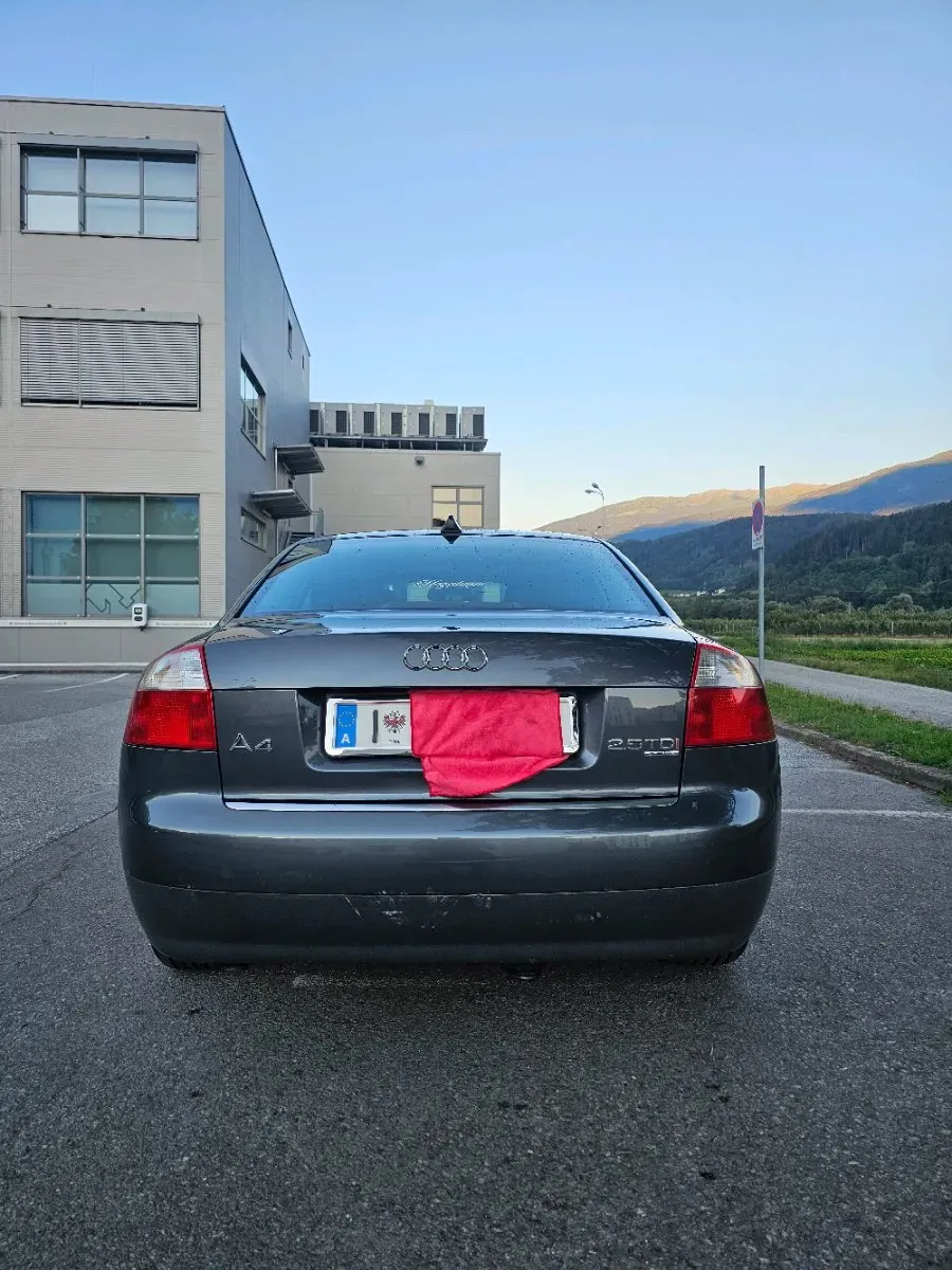 Audi A4 2004 photo 3