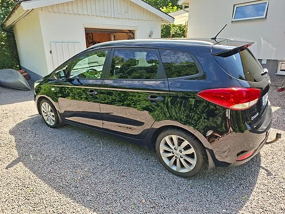 Kia Carens 2016 photo 4