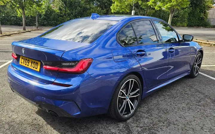 BMW 3 Series 2019 photo 2