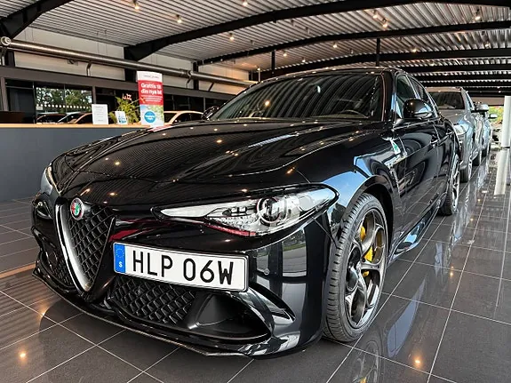 Alfa Romeo Giulia 2022 photo 2