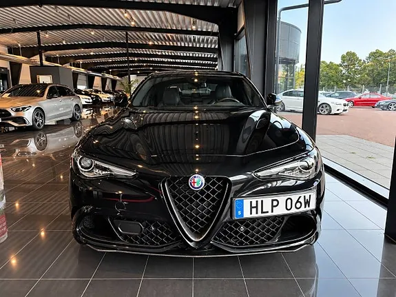 Alfa Romeo Giulia 2022 photo 3