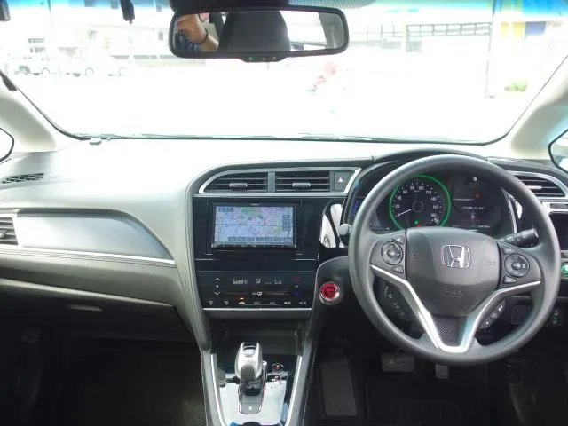 Honda Shuttle Hybrid 2020 photo 3