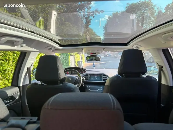 Peugeot 308 2019 photo 3