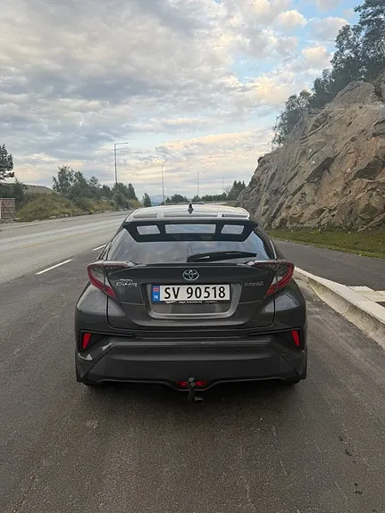 Toyota C-Hr 2018 photo 4