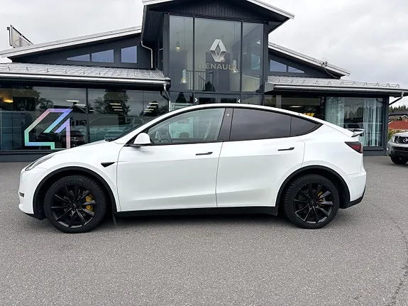 Tesla Model Y 2023 photo 2