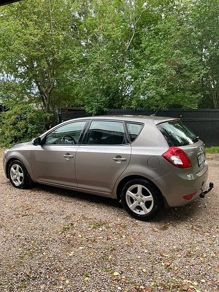 Kia Ceed 2010 photo 5