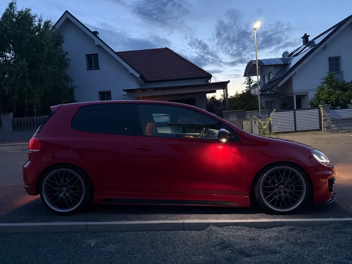 Volkswagen Golf 2011 photo 2