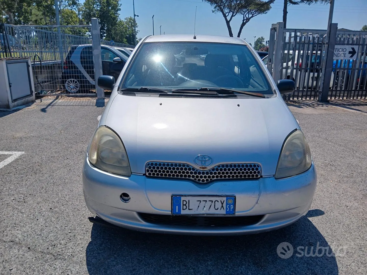 Toyota Yaris 2000 photo 2
