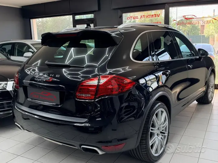 Porsche Cayenne 2011 photo 4