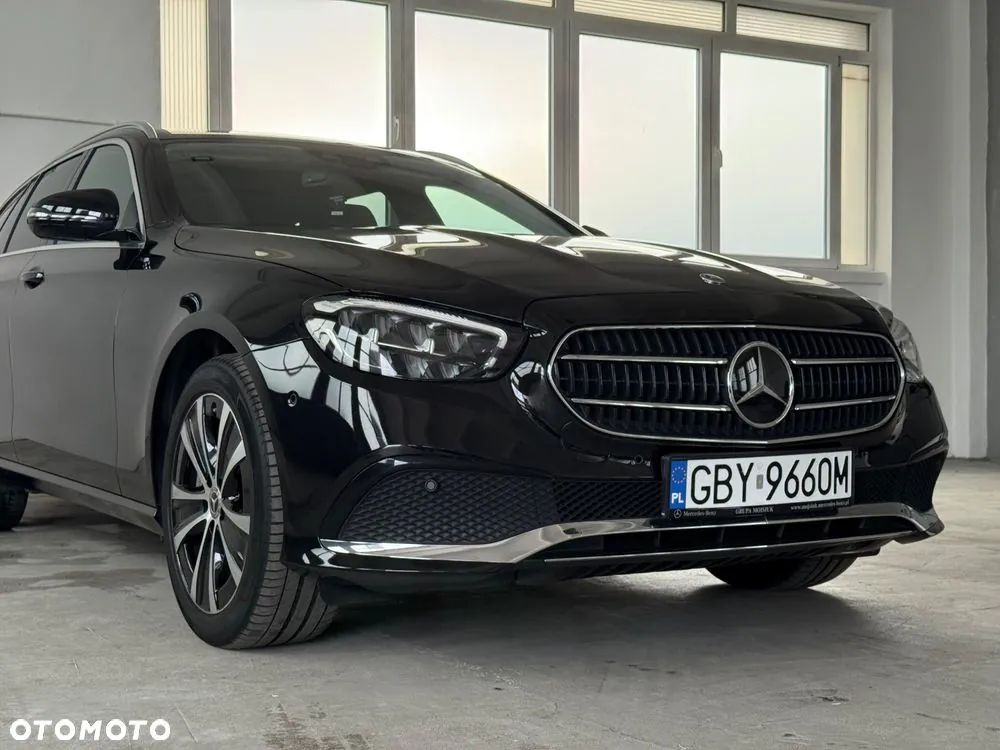 Mercedes-Benz E-Class 2022 photo 2