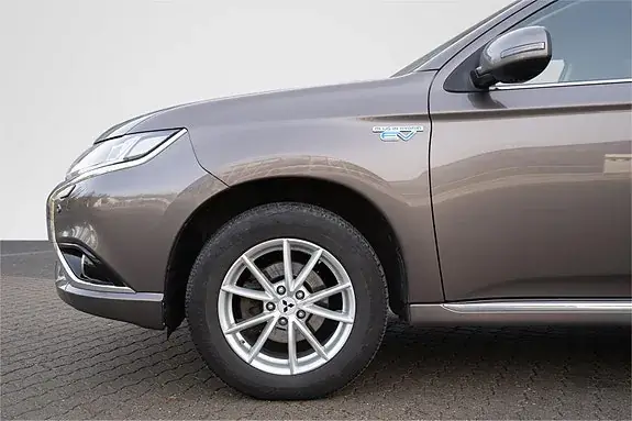 Mitsubishi Outlander 2018 photo 3