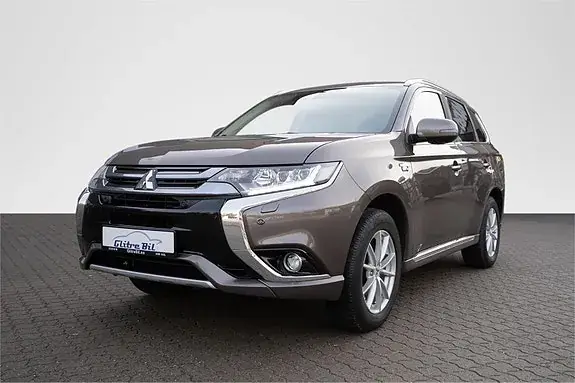 Mitsubishi Outlander 2018 photo 2