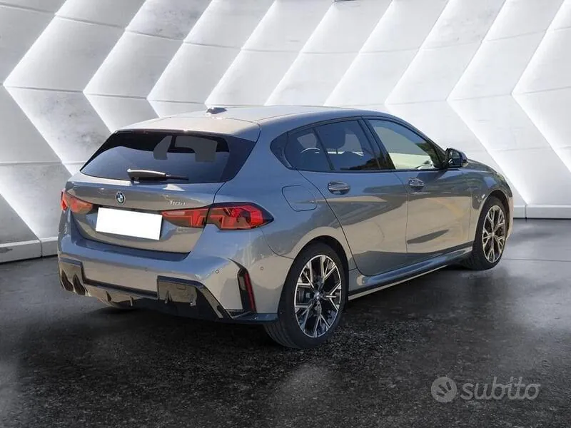 BMW 1 Series 2025 photo 4