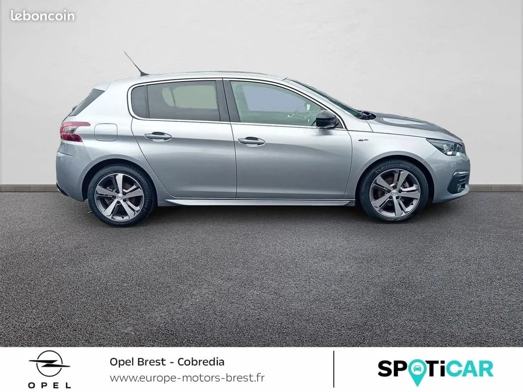Peugeot 308 2021 photo 2