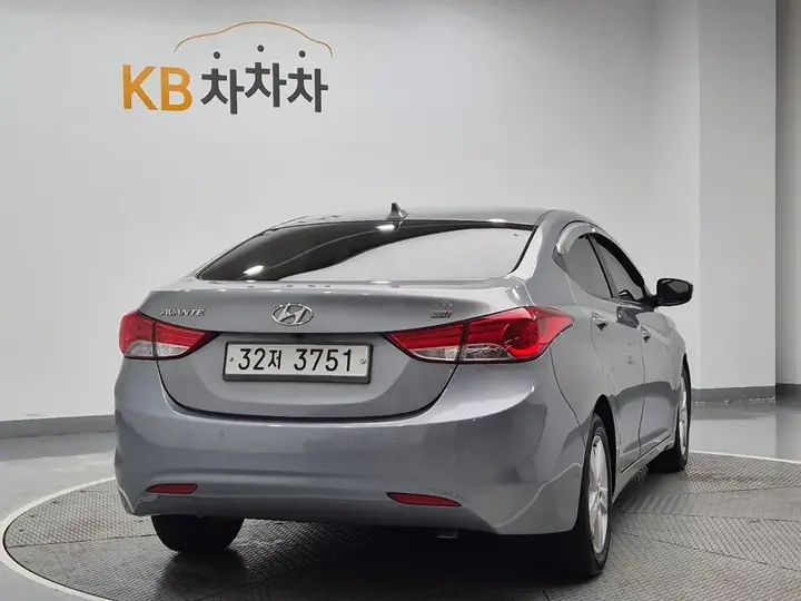 Hyundai Elantra 2014 photo 3