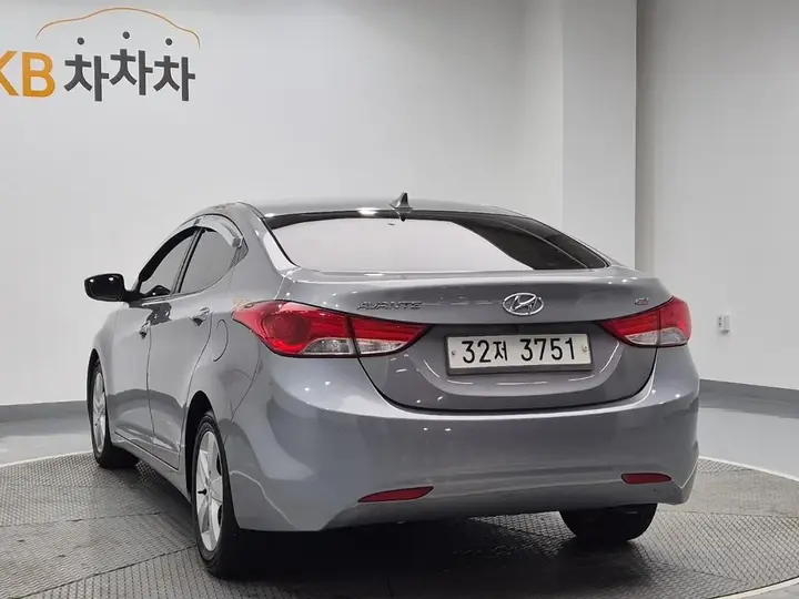 Hyundai Elantra 2014 photo 2