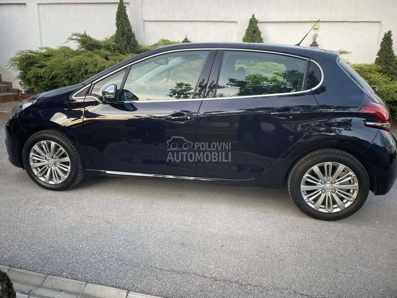 Peugeot 208 2017 photo 5