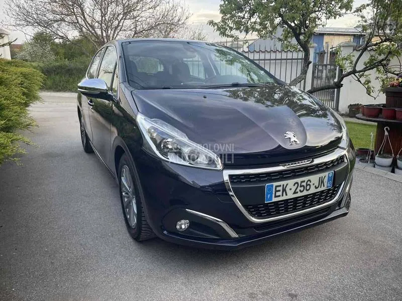 Peugeot 208 2017 photo 3