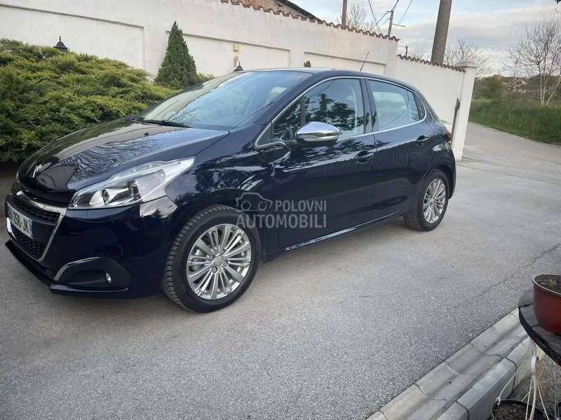 Peugeot 208 2017 photo 4
