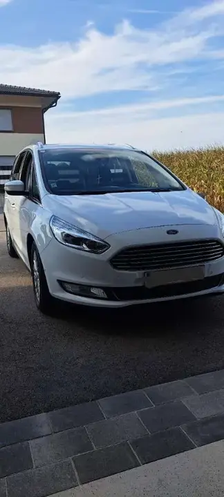 Ford Galaxy 2017 photo 2