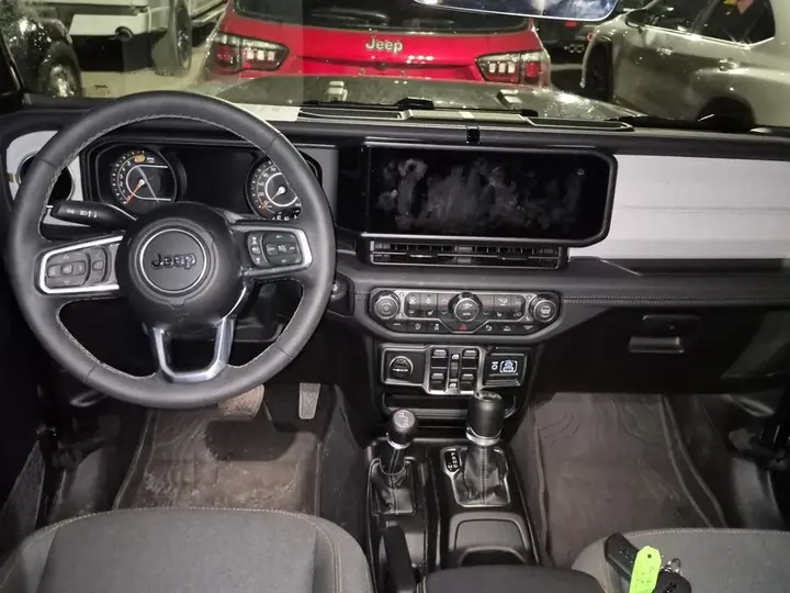 Jeep Wrangler 2026 photo 2