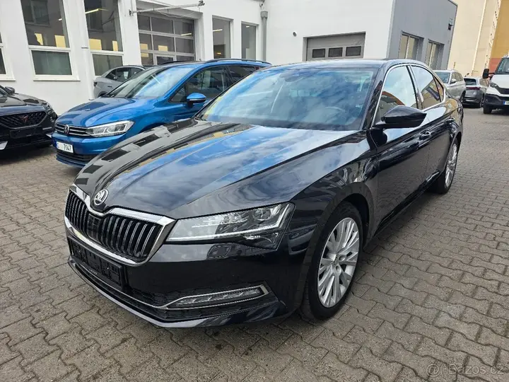 Skoda Superb 2022 photo 2