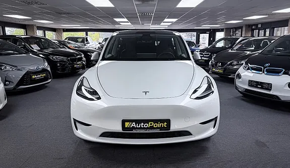 Tesla Model Y 2023 photo 2