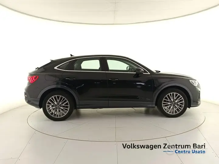 Audi Q3 2021 photo 5