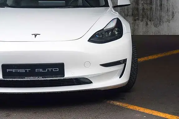Tesla Model 3 2022 photo 4