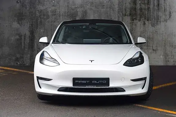 Tesla Model 3 2022 photo 3