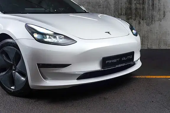 Tesla Model 3 2022 photo 2