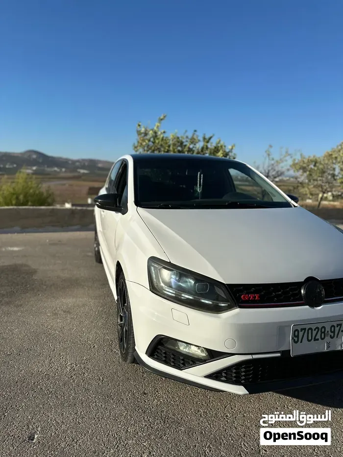 Volkswagen Polo 2014 photo 2