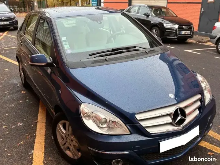 Mercedes-Benz B-Class 2010 photo 2