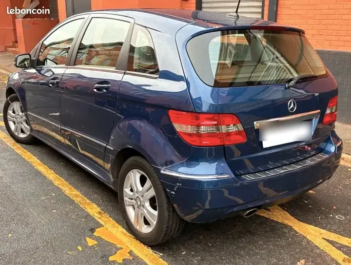 Mercedes-Benz B-Class 2010 photo 3