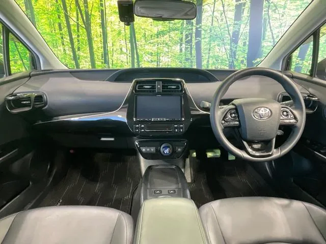 Toyota Prius 2019 photo 2
