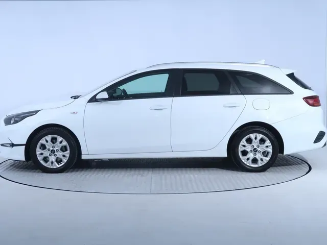 Kia Ceed 2023 photo 2