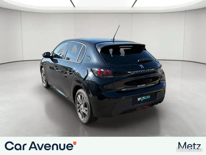 Peugeot 208 2022 photo 3
