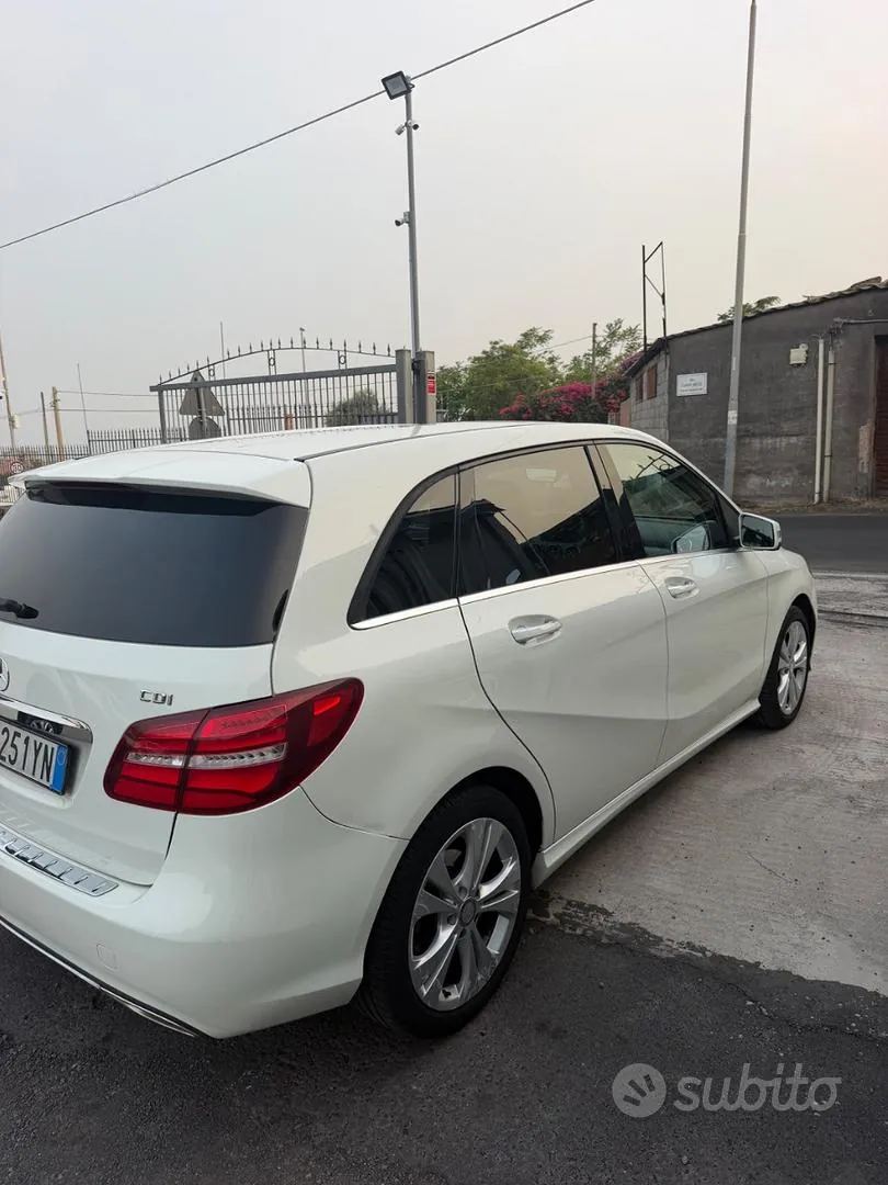 Mercedes-Benz B 2015 photo 4
