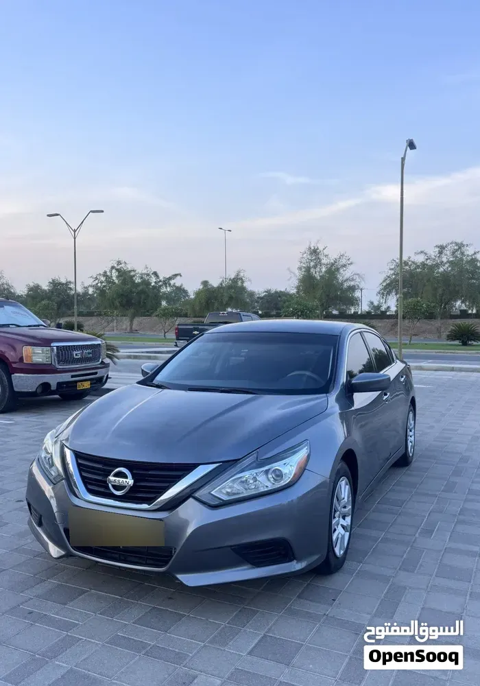 Nissan Altima 2018 photo 2