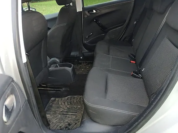 Peugeot 208 2016 photo 3
