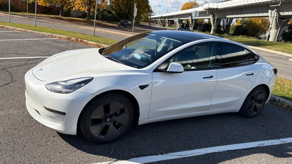Tesla Model 3 2021 photo 2