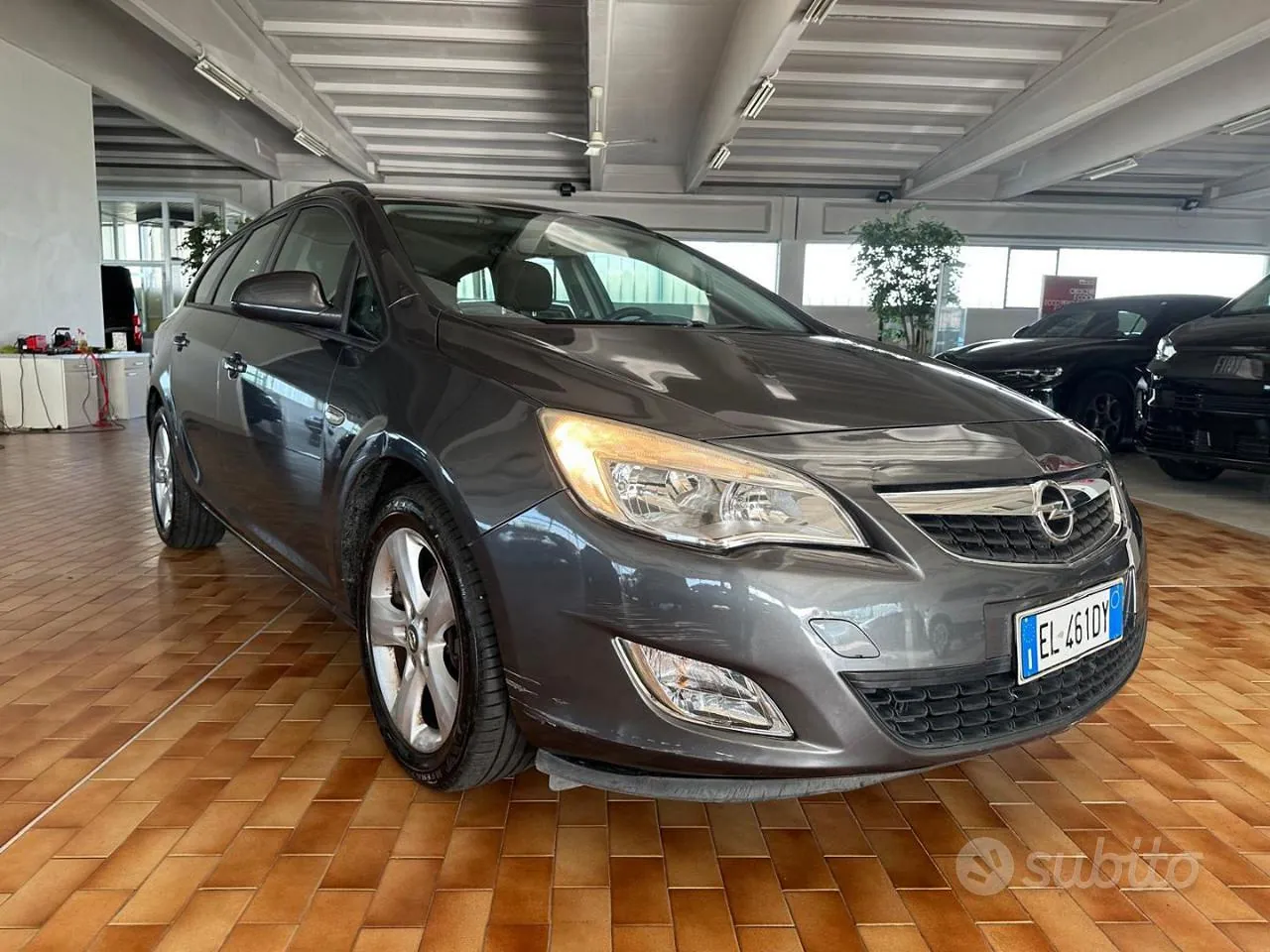 Opel Astra 2012 photo 3