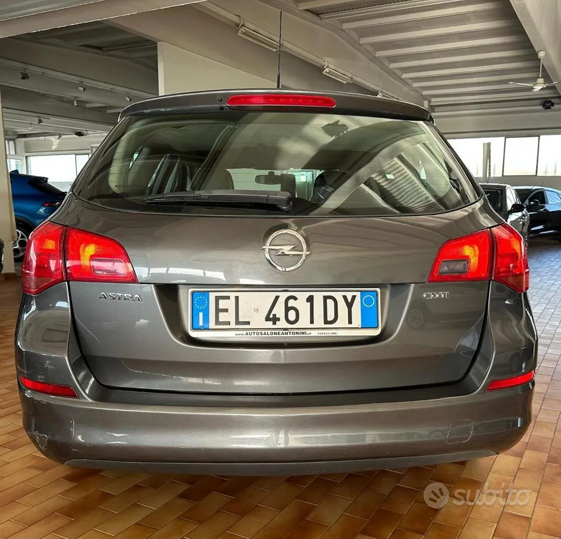 Opel Astra 2012 photo 5