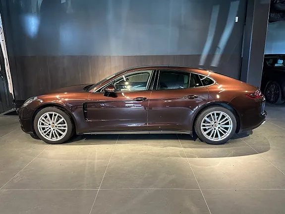 Porsche Panamera 4