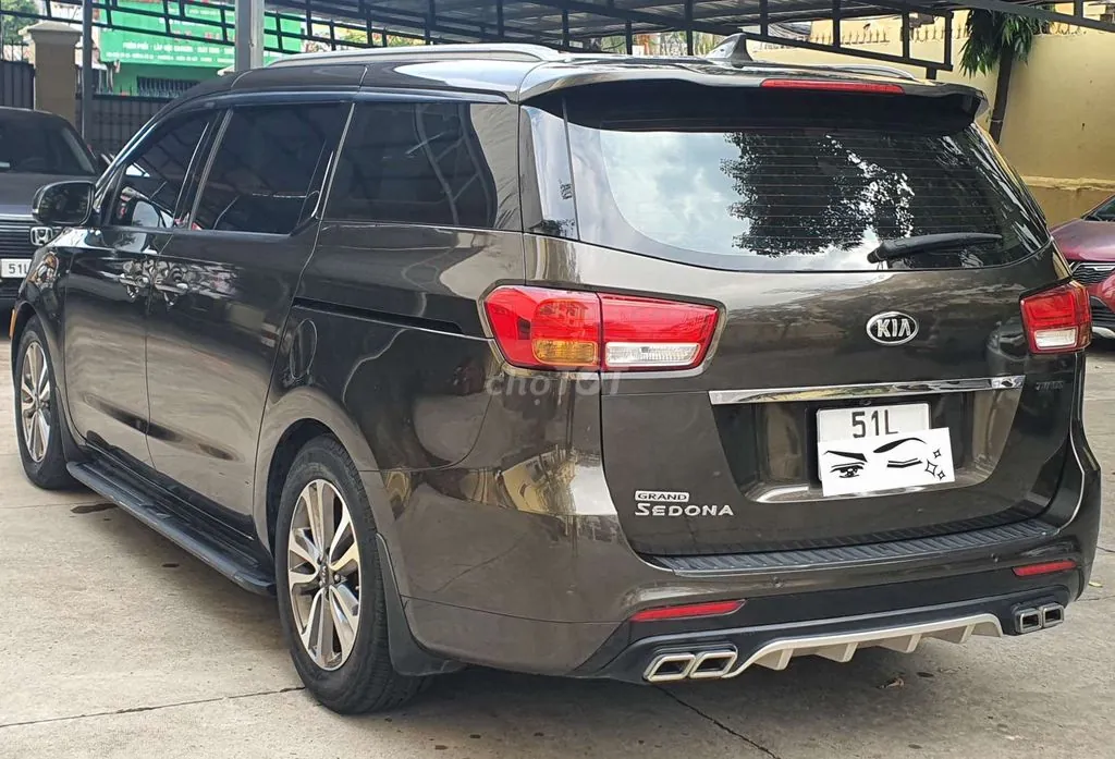 Kia Sedona 2016 photo 5